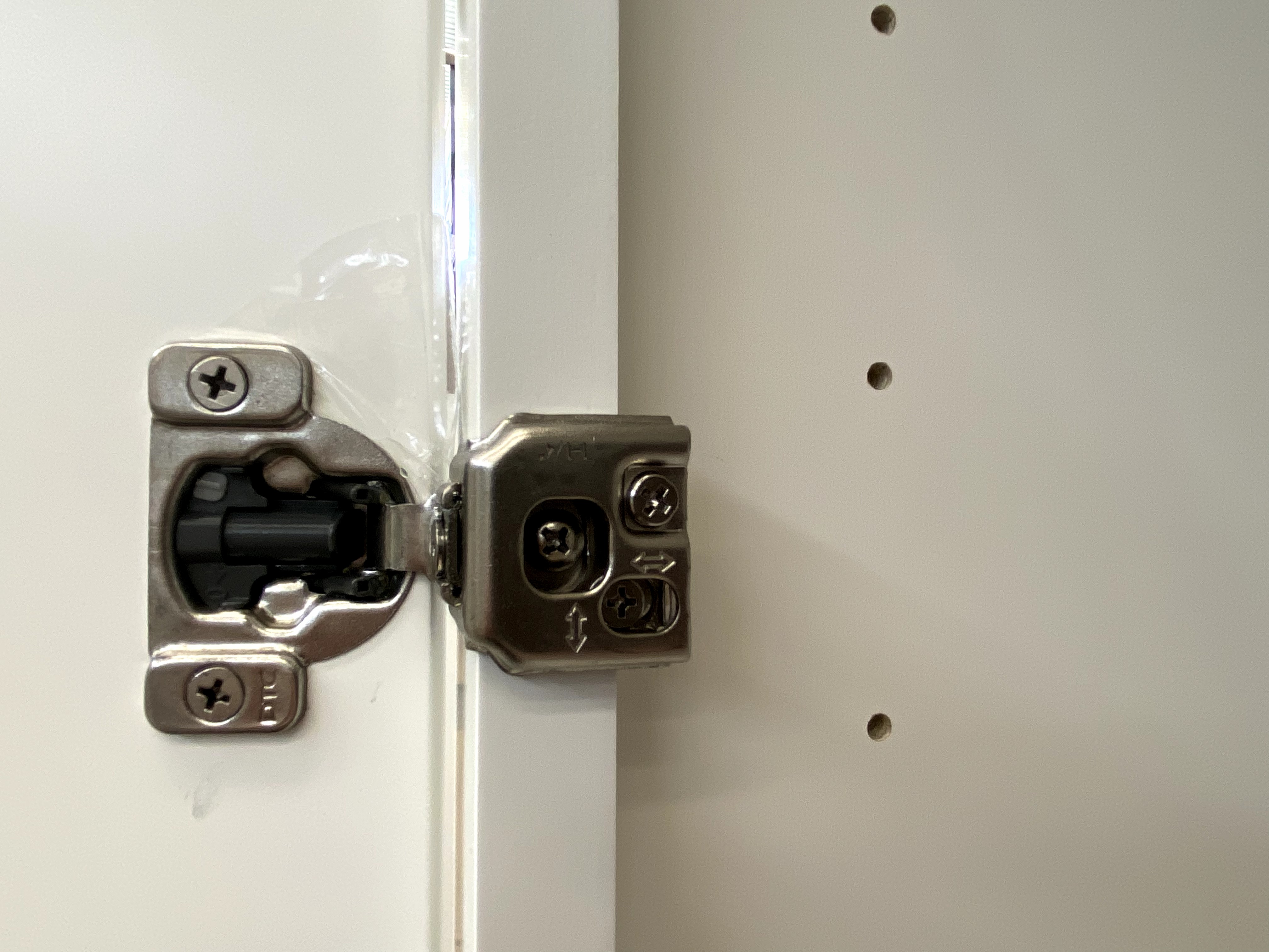 White Shaker RTA Kitchen Cabinet Pantry Wall Cabinet PW185424