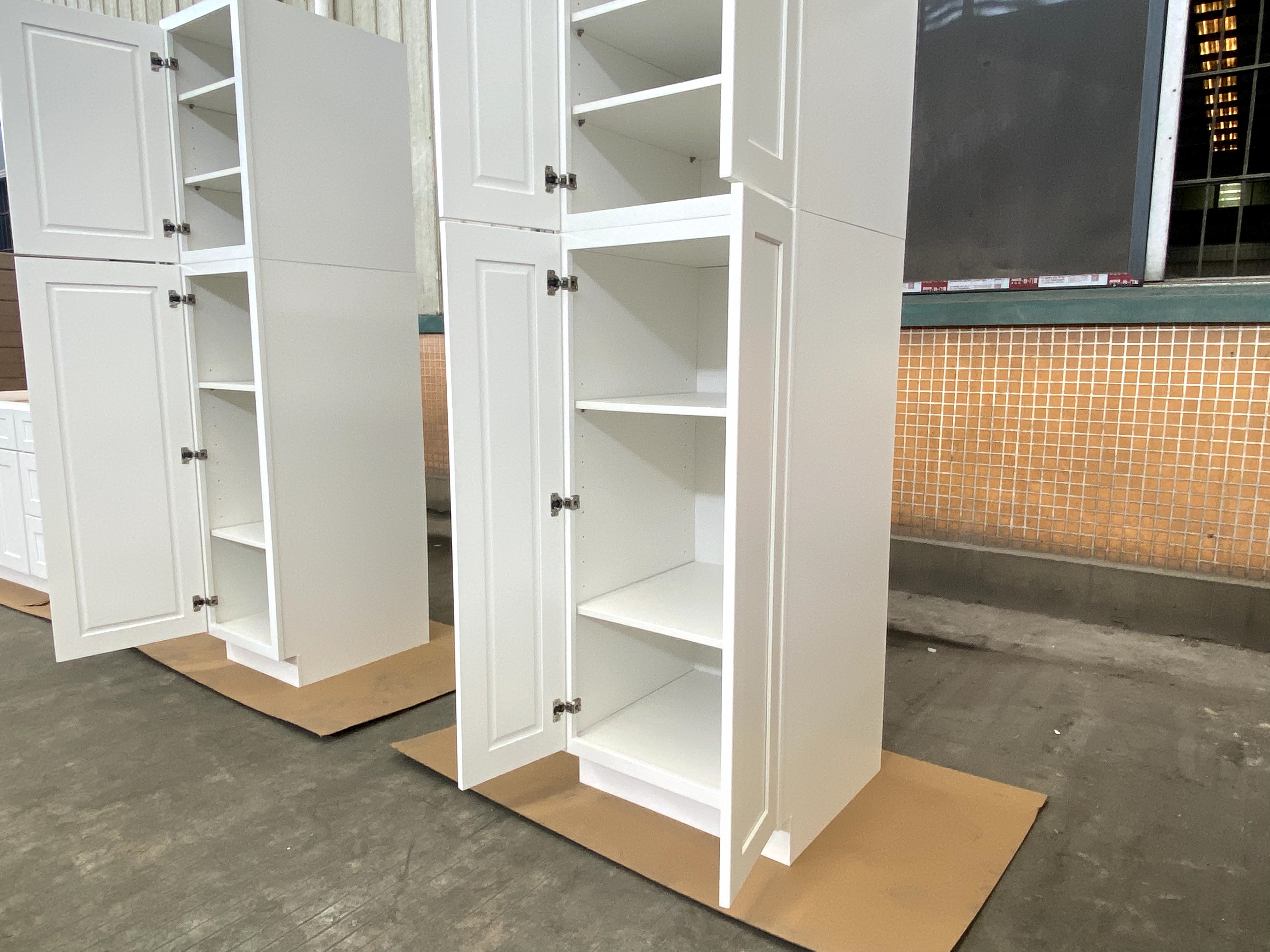 White Shaker RTA Kitchen Cabinet Pantry Wall Cabinet PW245424