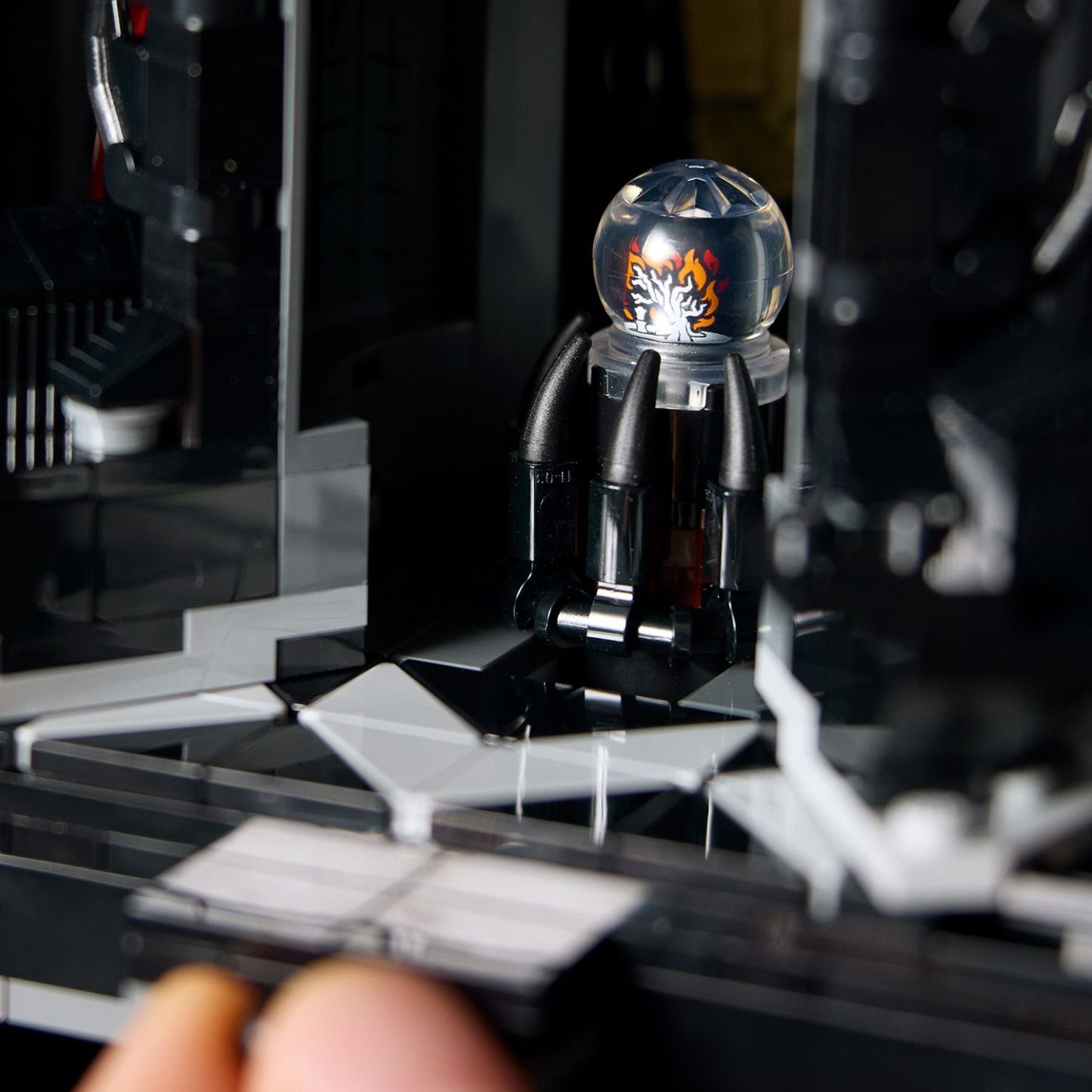 ® ICONS™ The Lord of the Rings: Barad-dûr™