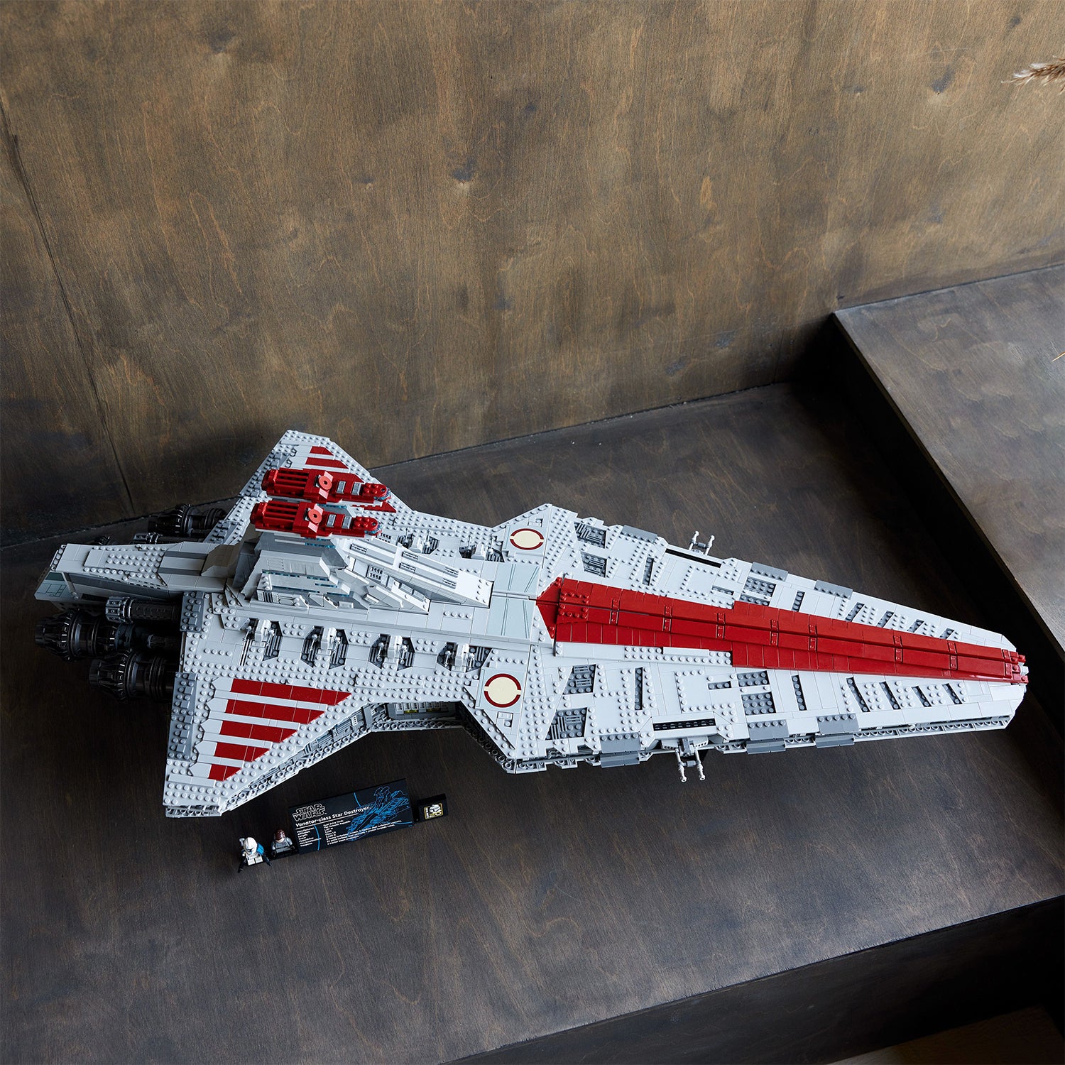 ® Star Wars™ Venator-Class Republic Attack Cruiser - Ultimate Collector Series