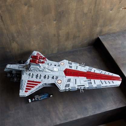 ® Star Wars™ Venator-Class Republic Attack Cruiser - Ultimate Collector Series