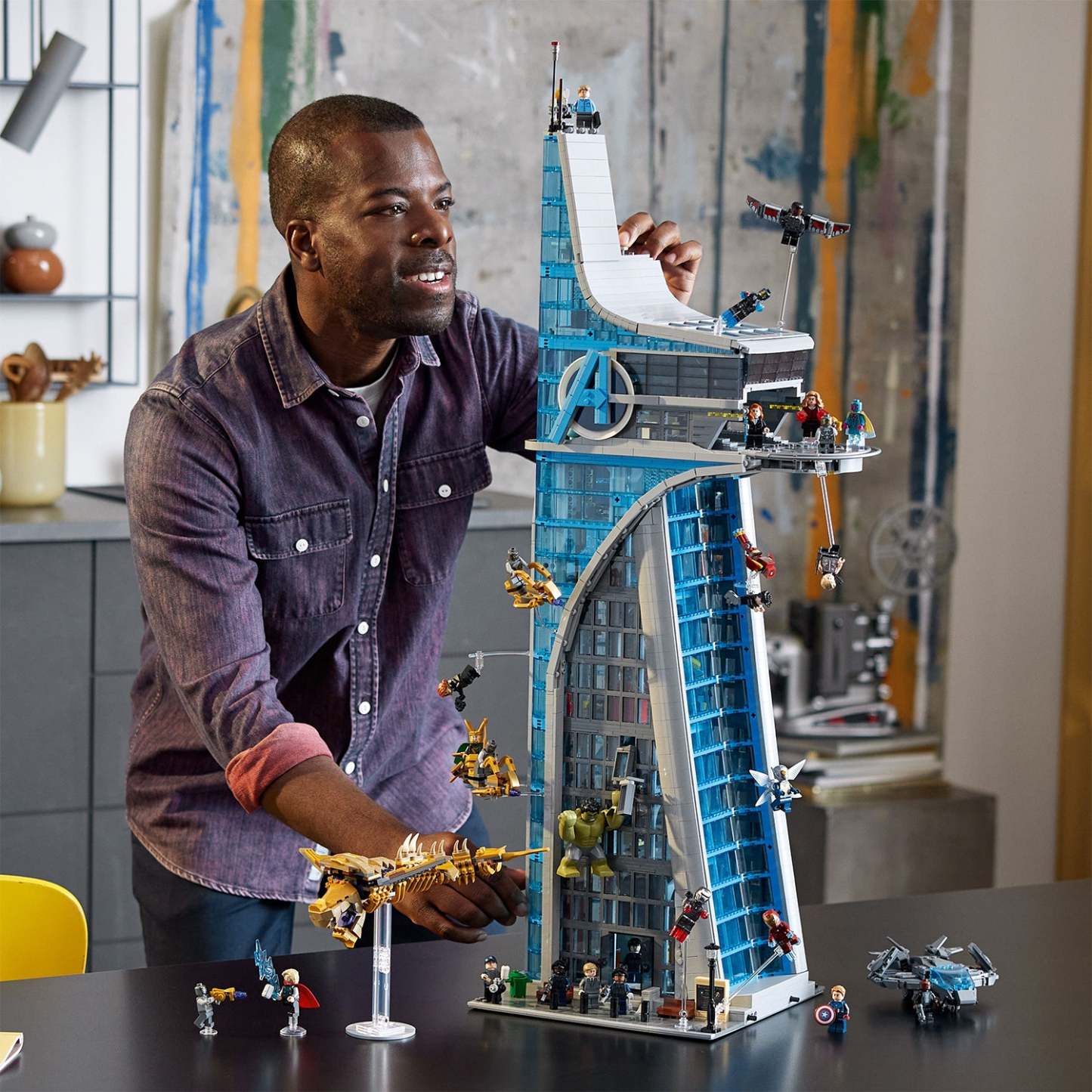 ® Marvel Avengers Tower