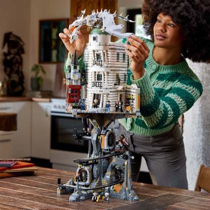 ® Harry Potter™ Gringotts™ Wizarding Bank - Collectors Edition