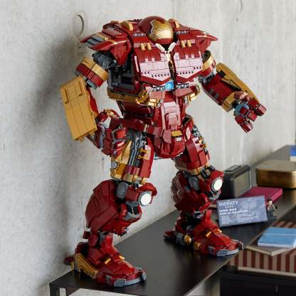 ® Marvel Hulkbuster