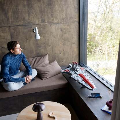 ® Star Wars™ Venator-Class Republic Attack Cruiser - Ultimate Collector Series