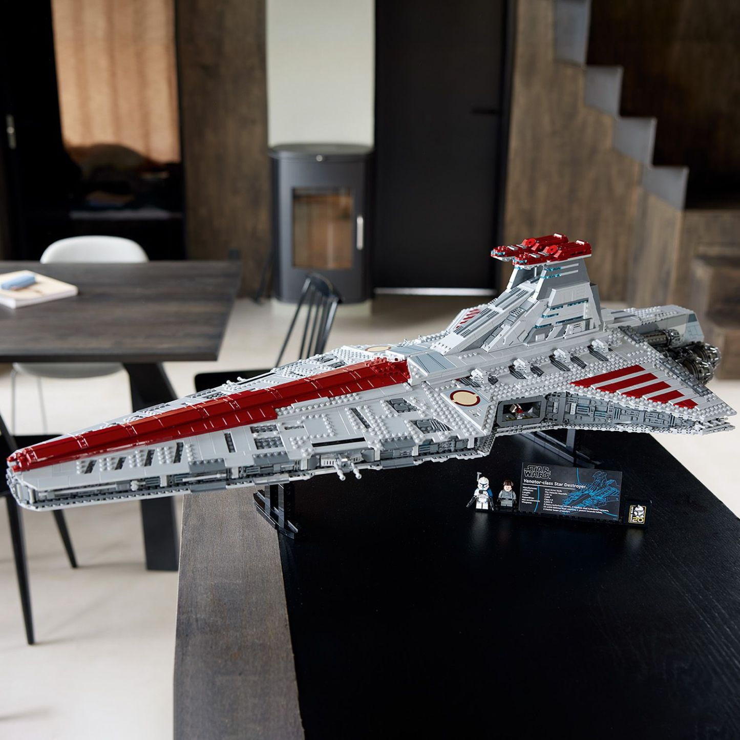 ® Star Wars™ Venator-Class Republic Attack Cruiser - Ultimate Collector Series