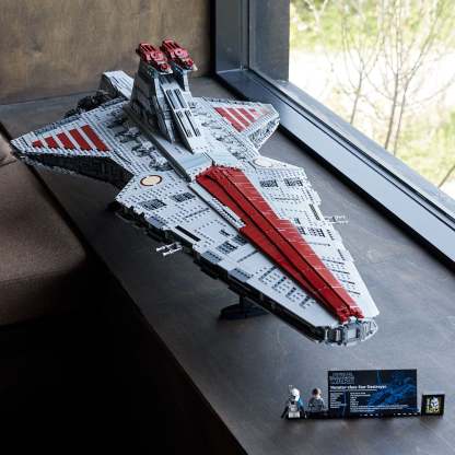 ® Star Wars™ Venator-Class Republic Attack Cruiser - Ultimate Collector Series
