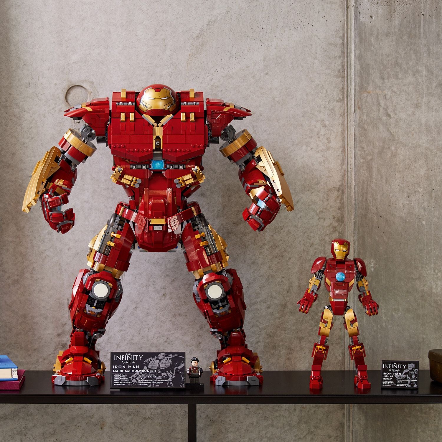 ® Marvel Hulkbuster