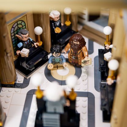 ® Harry Potter™ Gringotts™ Wizarding Bank - Collectors Edition