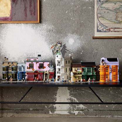 ® Harry Potter™ Gringotts™ Wizarding Bank - Collectors Edition