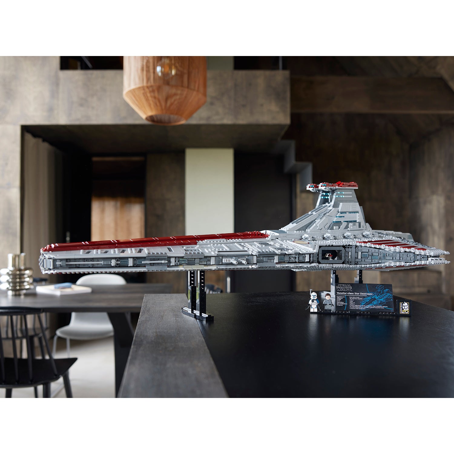 ® Star Wars™ Venator-Class Republic Attack Cruiser - Ultimate Collector Series