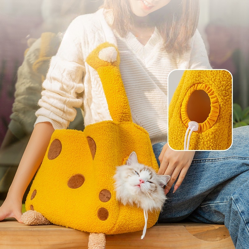 Adorable Giraffe Pet Bag - Portable Crossbody Warm Travel Carrier (Cats & Small Dogs)