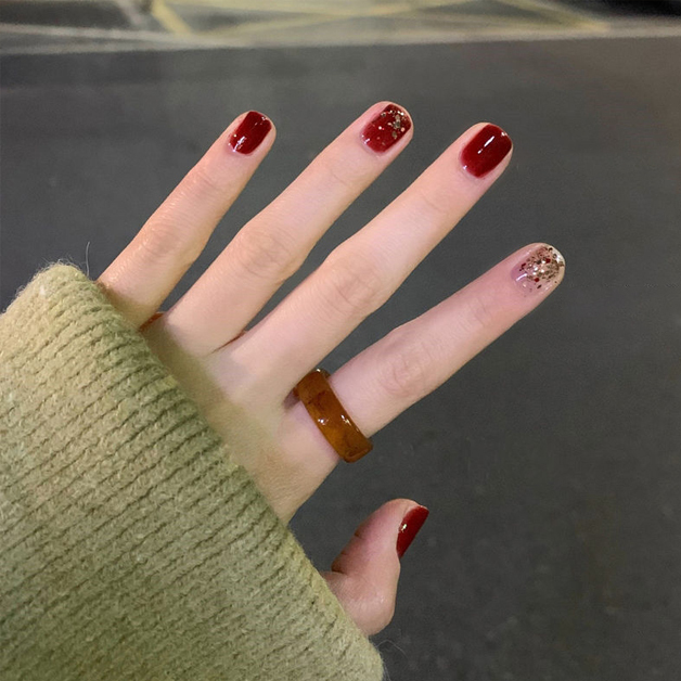 90% of customers choose our 6-piece bundle!  🏆No-bake peel-off nail polish👋Switch colors daily to match your OOTD easily!