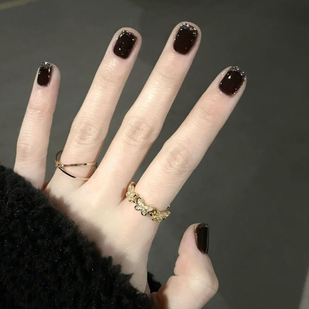 90% of customers choose our 6-piece bundle!  🏆No-bake peel-off nail polish👋Switch colors daily to match your OOTD easily!