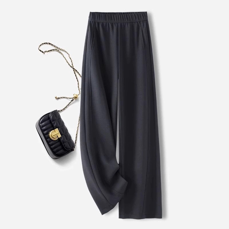 Luxuriöse Kaschmir-Palazzohose mit geschwungenem Bein