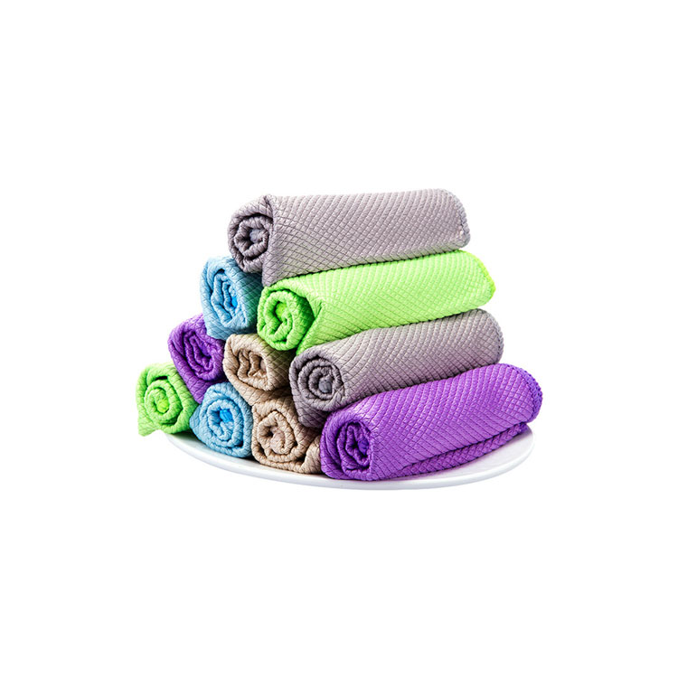 Absorbent household cleaning cloth