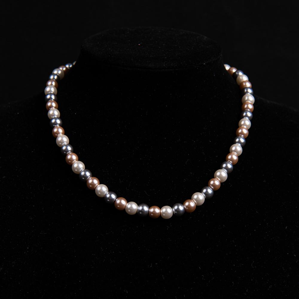New French-style multicolor candy-colored freshwater Freshwater Pearls necklace, a sophisticated and versatile collarbone chain with an elegant design. The perfect gift for girlfriends, wives, mothers, or friends，ideal for parties, banquets,