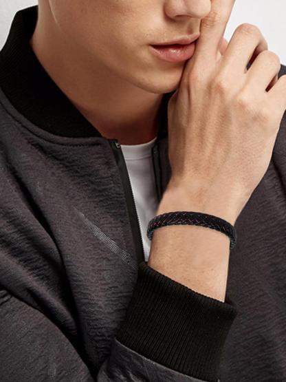 1PC Unique Christmas Gift for Man, Ideal Birthday Gifts for Man Leather Bracelets, Knotted Bracelets Jewelry for Man with Gift Card, Perfect Bracelet for Daily Wear Gift for Man