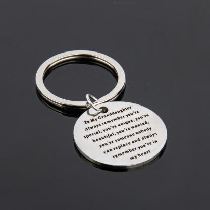 1pc Engraved Granddaughter Keychain - A Heartfelt Message From A Grandparent, An Inspiring One-of-a-kind Keepsake For Her The Perfect Gift For Loved Ones, Key Ring Remember Nobody Unique