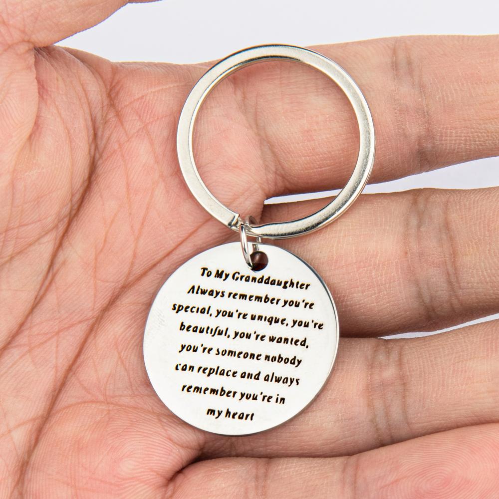 1pc Engraved Granddaughter Keychain - A Heartfelt Message From A Grandparent, An Inspiring One-of-a-kind Keepsake For Her The Perfect Gift For Loved Ones, Key Ring Remember Nobody Unique