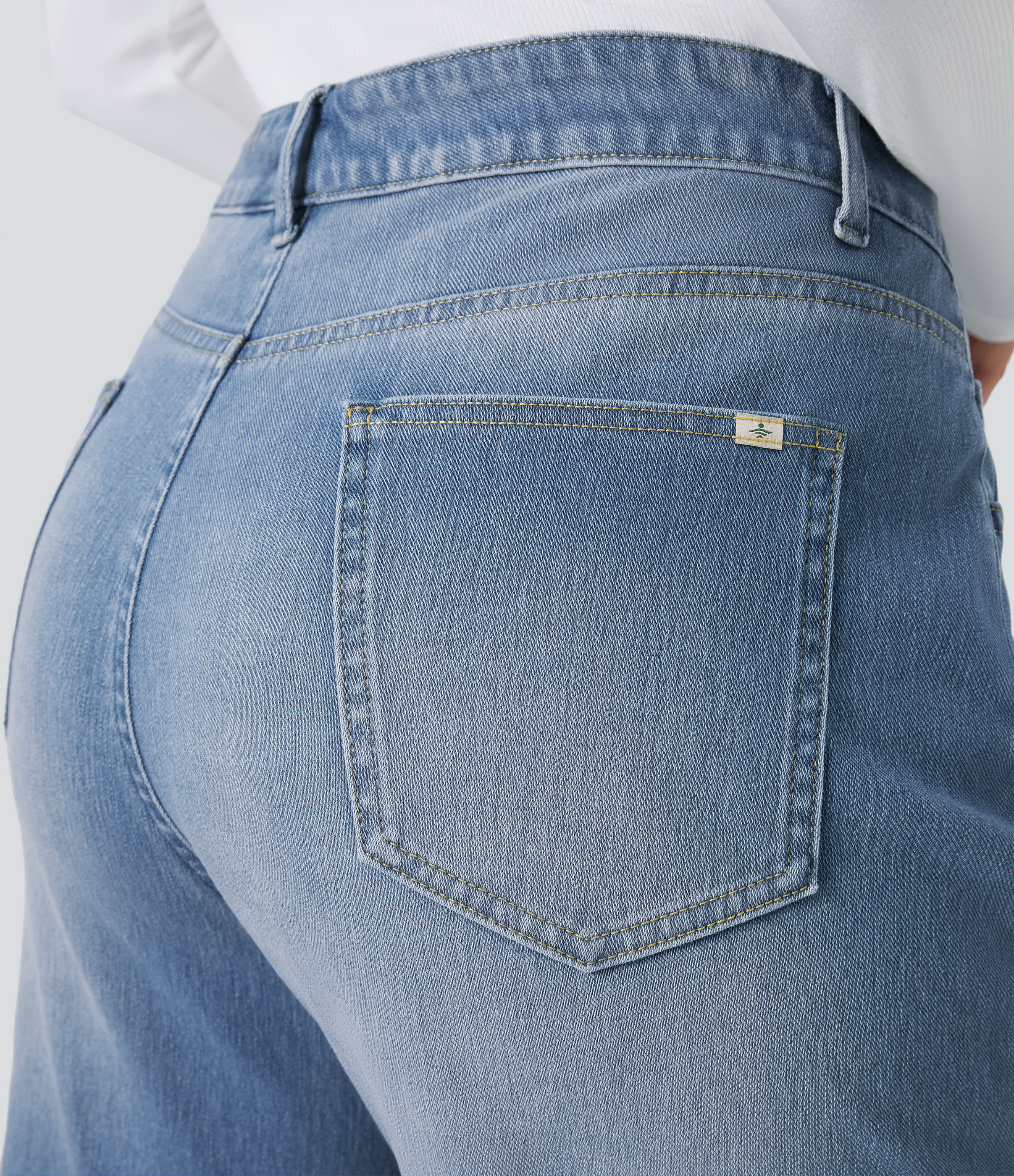 FlexHigh Waisted Pockets Straight Leg Washed Casual Plus Size Jeans