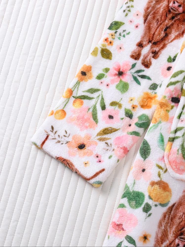 Women's Flannel Coral Fleece Robe, Highland Cow Print, Soft Comfortable Long Sleeve V Neck, Winter Home Wear, Casual Outdoor Clothing