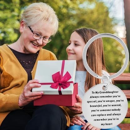 1pc Engraved Granddaughter Keychain - A Heartfelt Message From A Grandparent, An Inspiring One-of-a-kind Keepsake For Her The Perfect Gift For Loved Ones, Key Ring Remember Nobody Unique