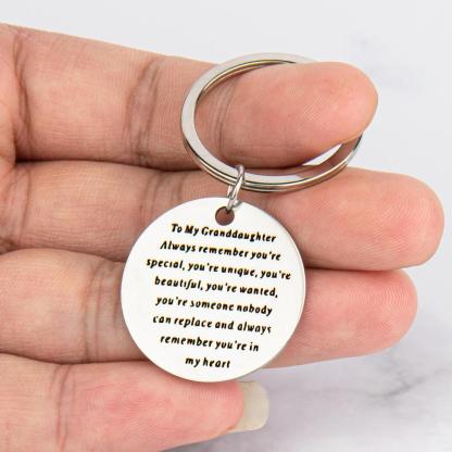 1pc Engraved Granddaughter Keychain - A Heartfelt Message From A Grandparent, An Inspiring One-of-a-kind Keepsake For Her The Perfect Gift For Loved Ones, Key Ring Remember Nobody Unique