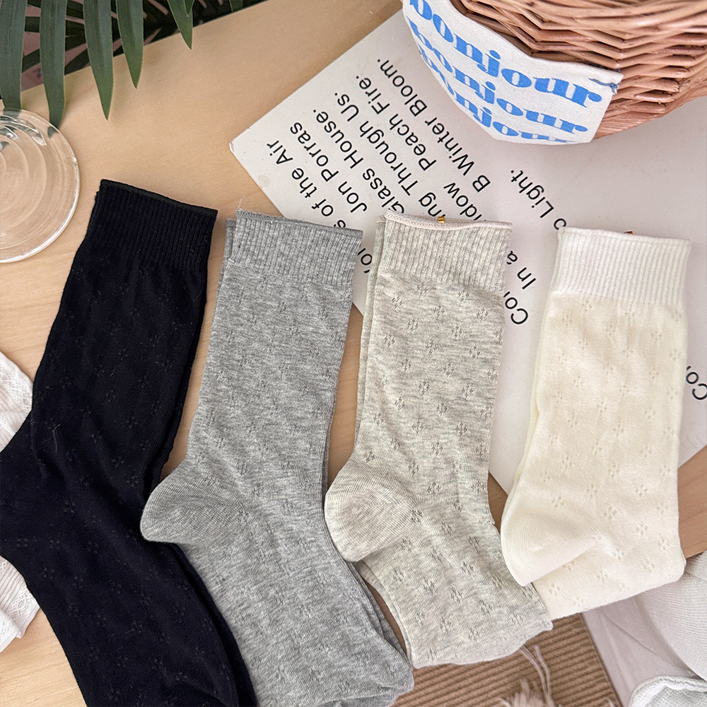 Blossom Twist Hair Clip: Effortless Floral Elegance for Every Look