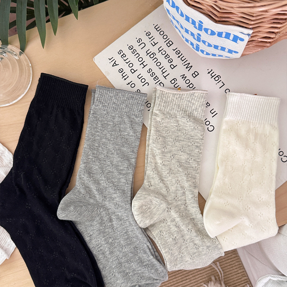 Blossom Twist Hair Clip: Effortless Floral Elegance for Every Look