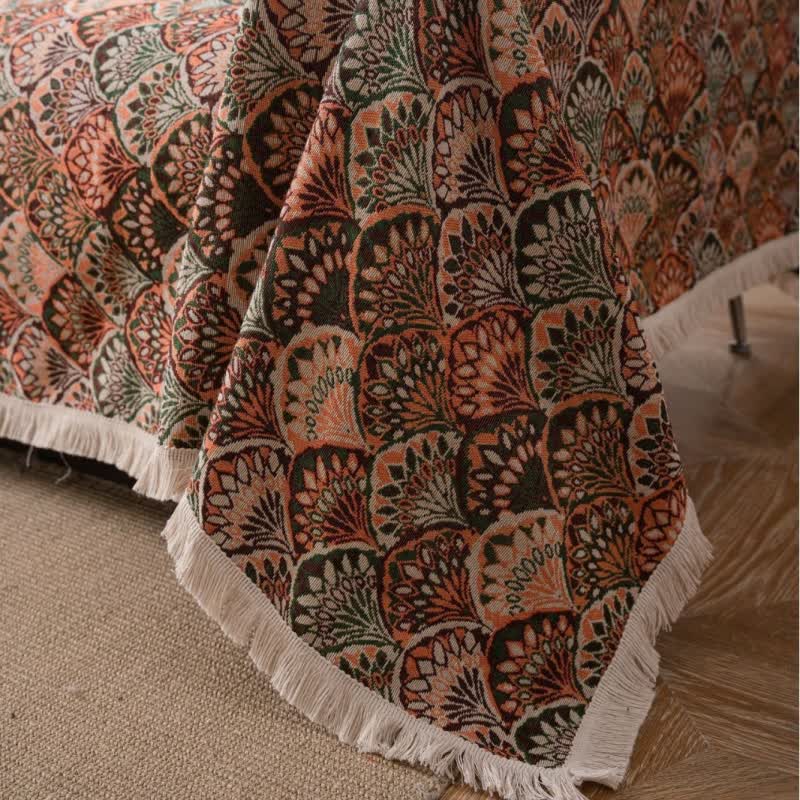 Art Deco-Inspired Tapestry Sofa Throw - Elegant Retro Design