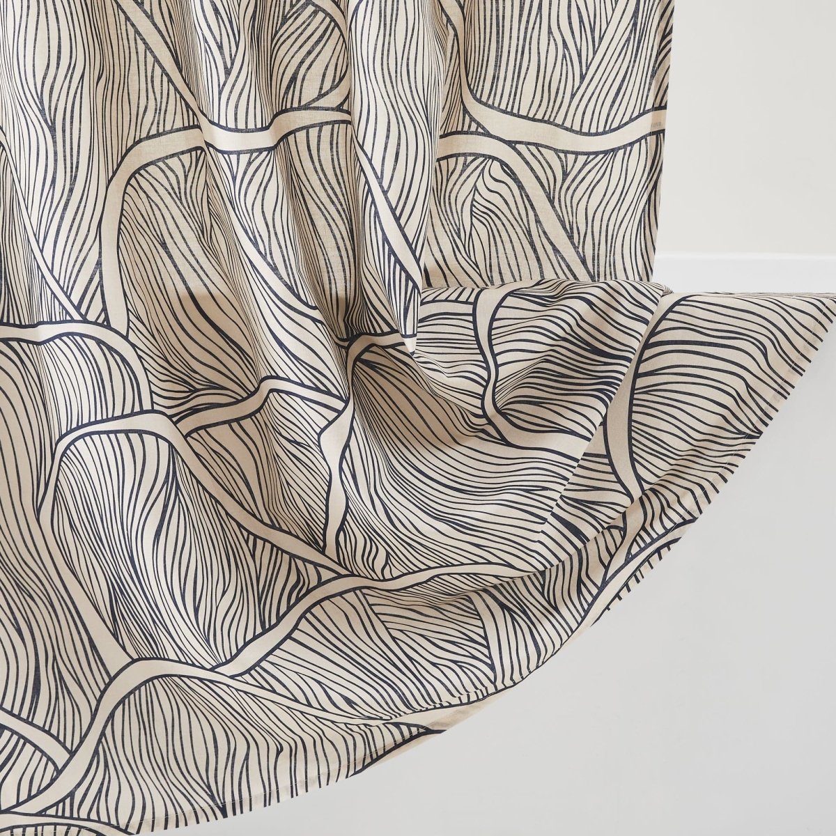 Navy/Neutral | 72" x 72"