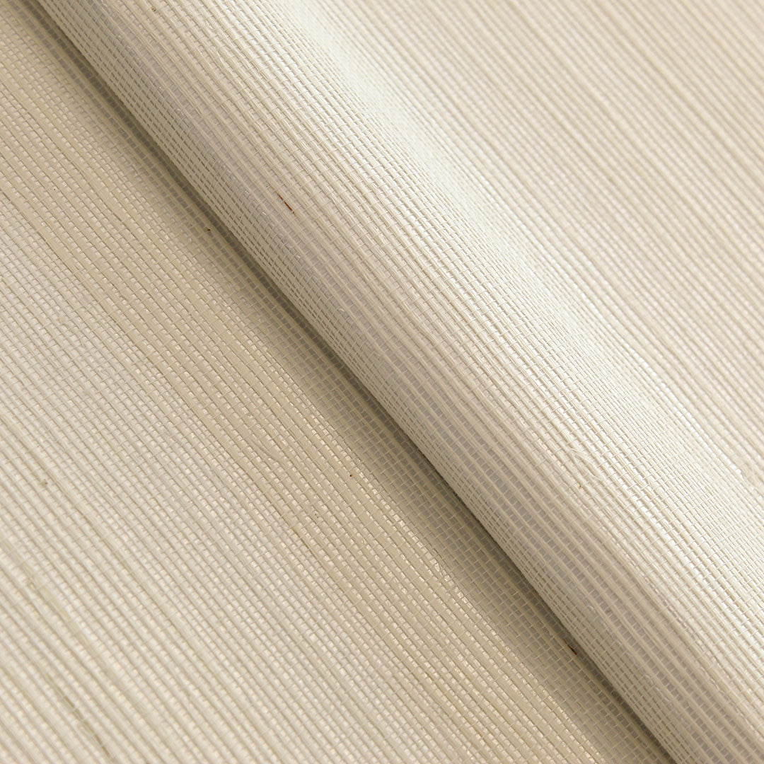 #color_cream-on-metallic-silver