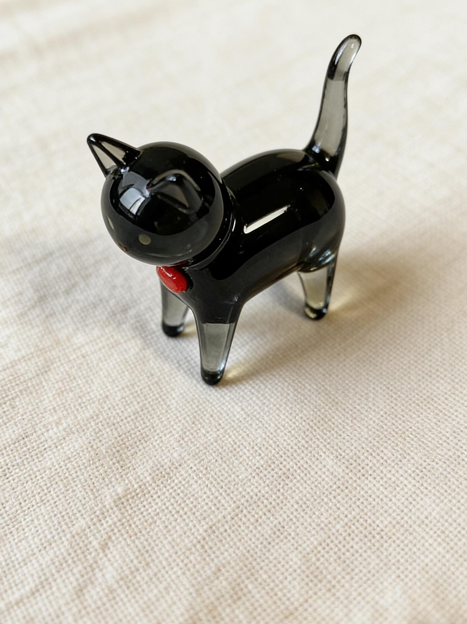 Hand Blown Glass Faceless Cat Figurine, Handmade Mini Glass Cat Ornament Animal Desk Decor