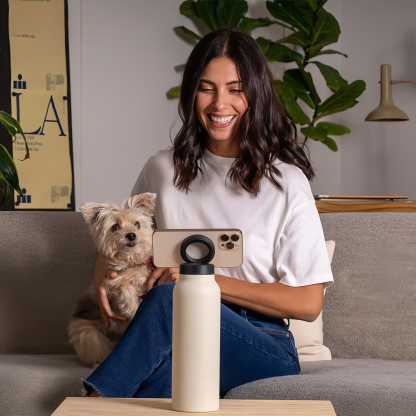 Magnetic suction stand, large-capacity, portable sports water bottle