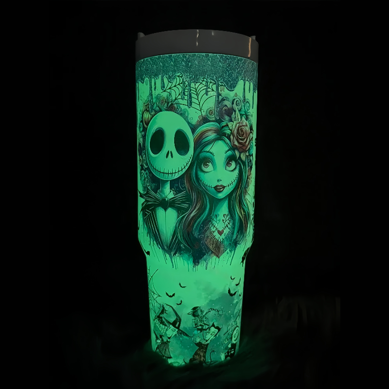 Car-mounted luminous thermos cups on Christmas Eve