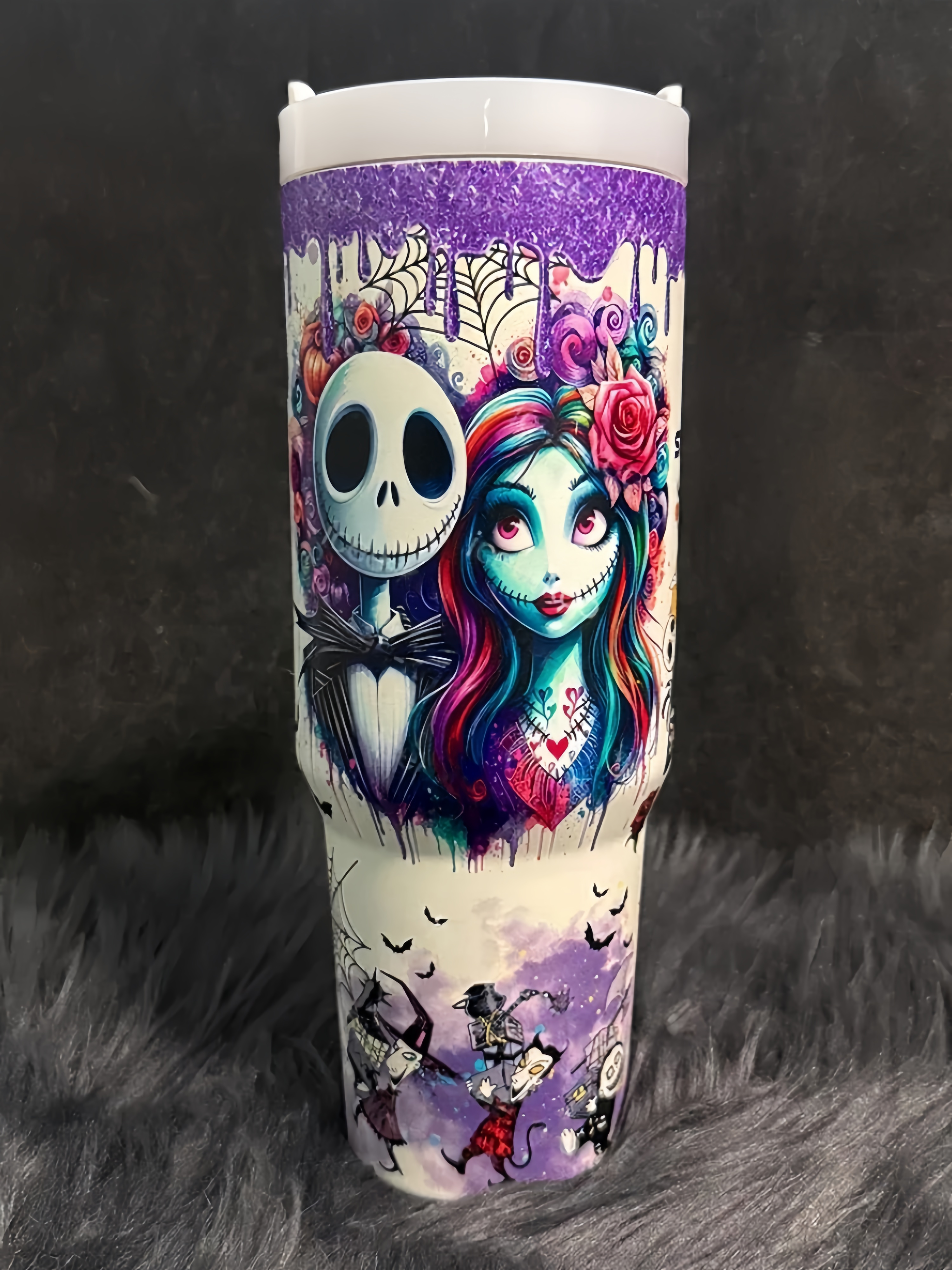 Car-mounted luminous thermos cups on Christmas Eve