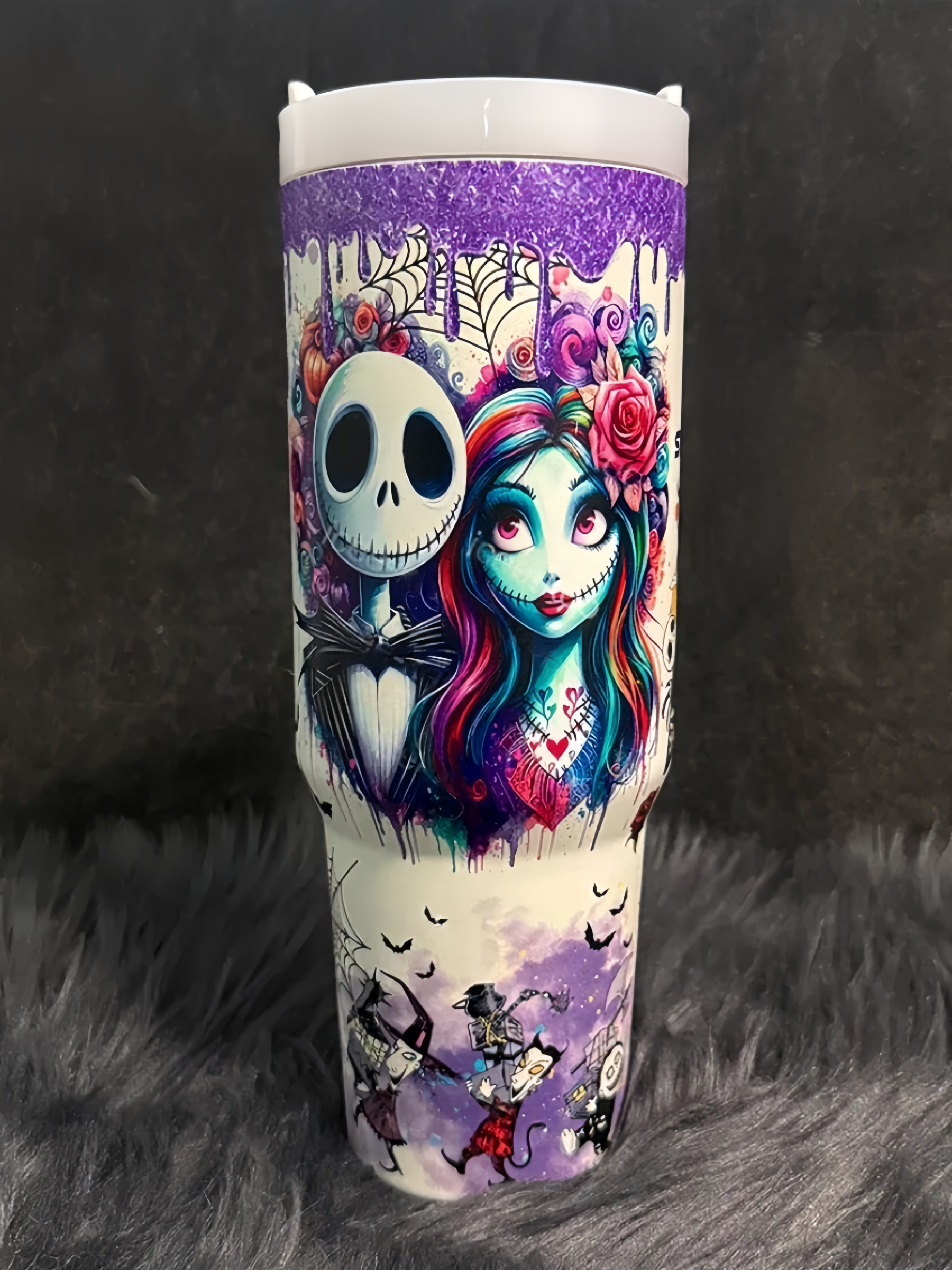 Car-mounted luminous thermos cups on Christmas Eve