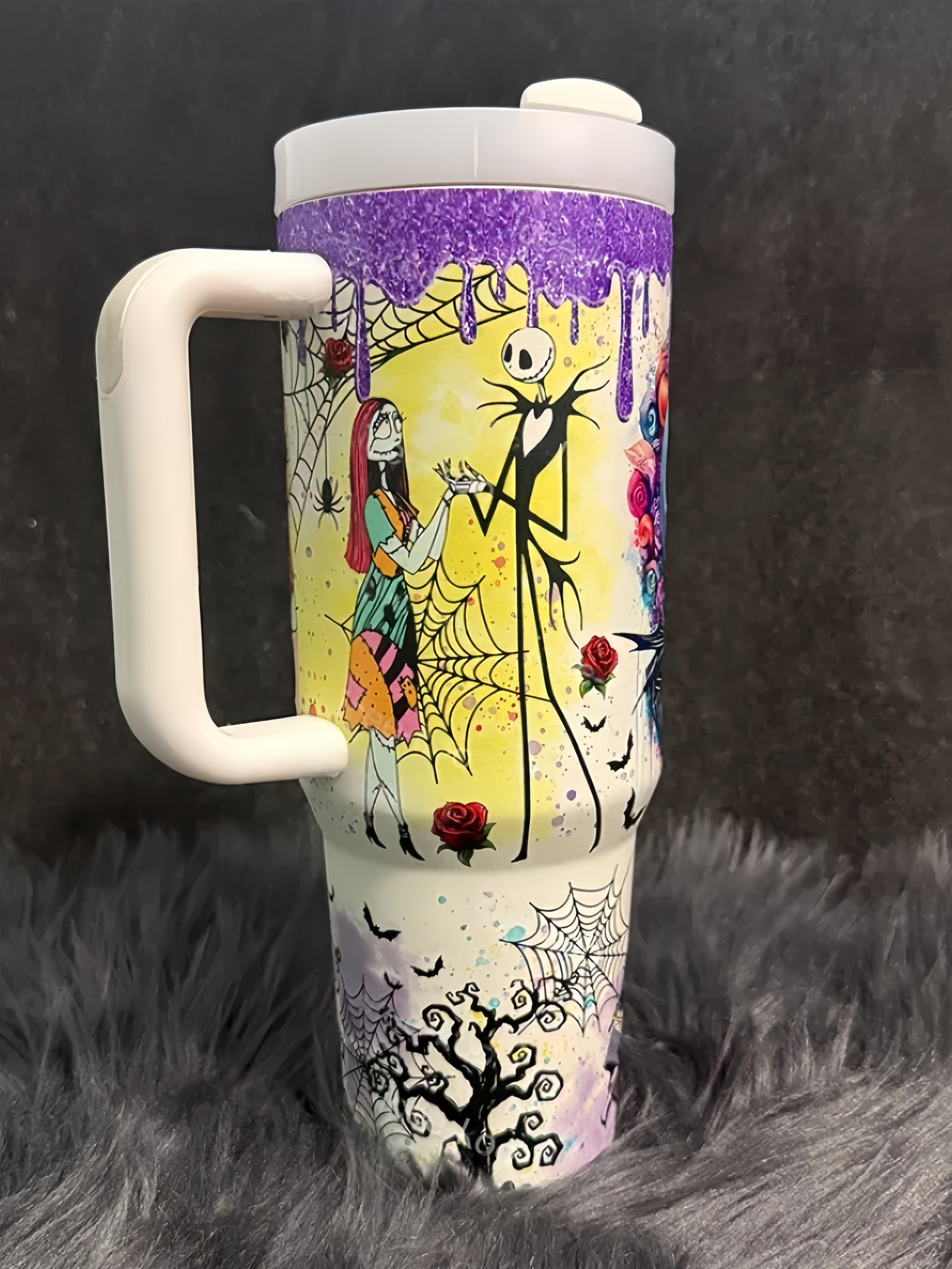 Car-mounted luminous thermos cups on Christmas Eve