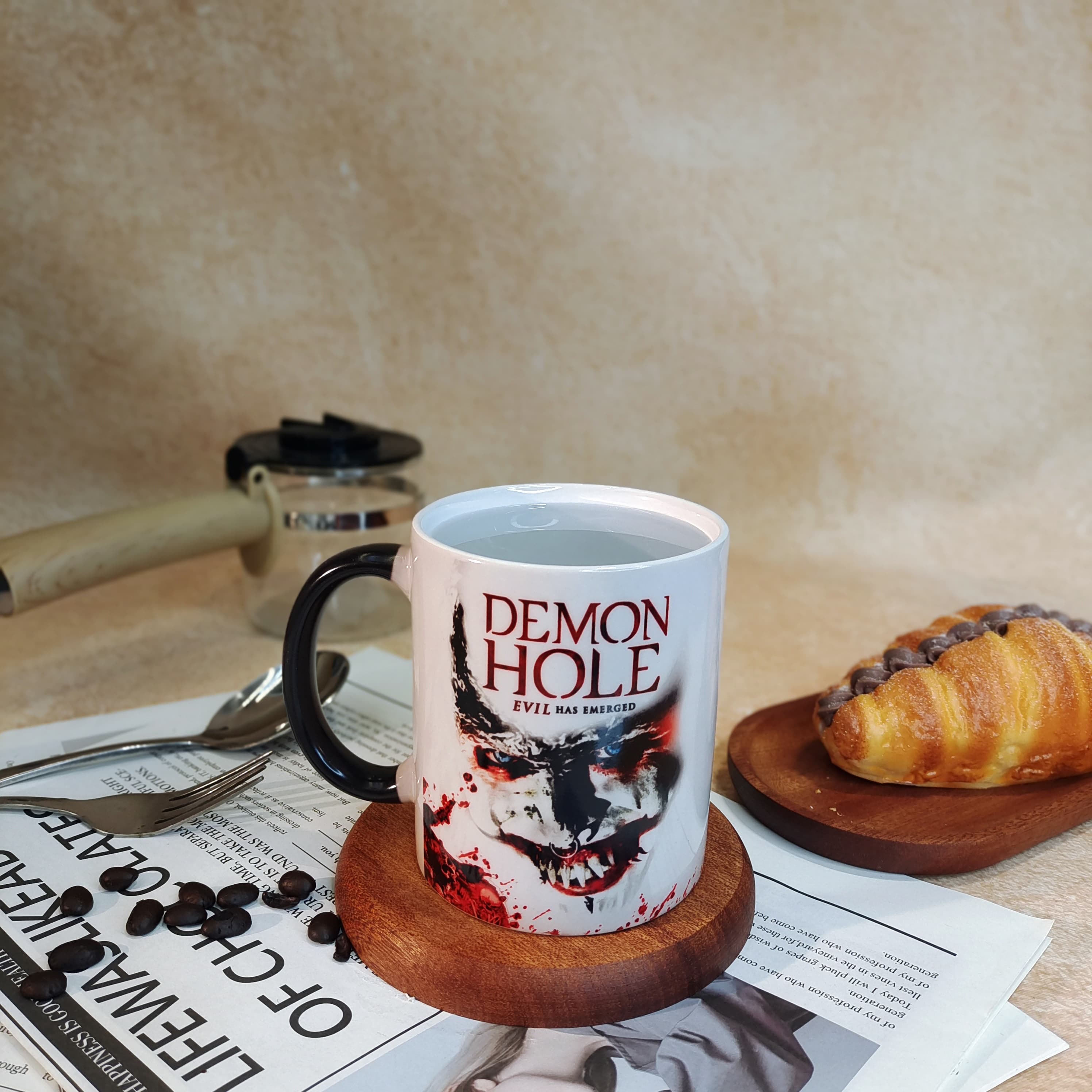 Creative Color-Changing Mug of Demon Hole