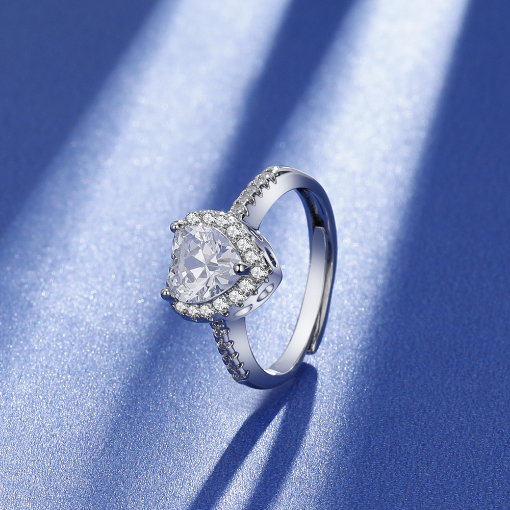 Luxury 1 Carat Heart Cut Simulated Diamond Statement Ring
