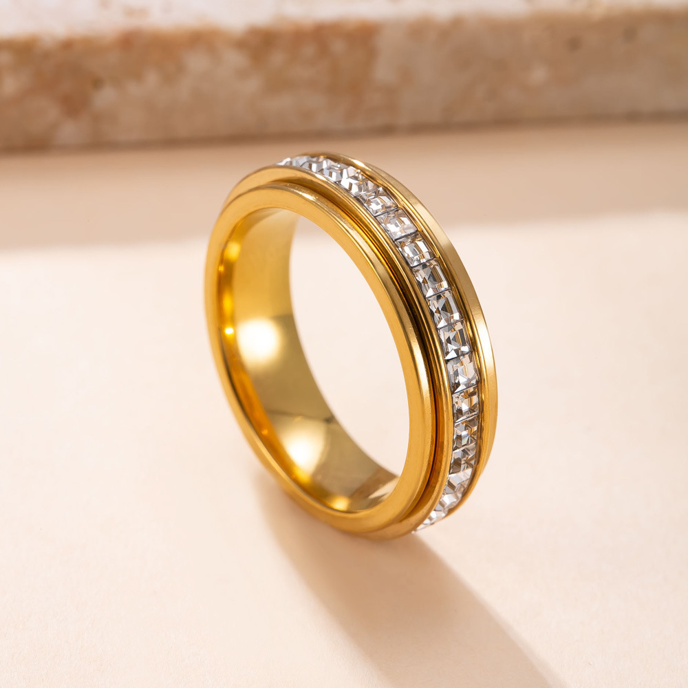 Rotating Starry Sky Ring – Sparkling Spinner Statement Ring ✨