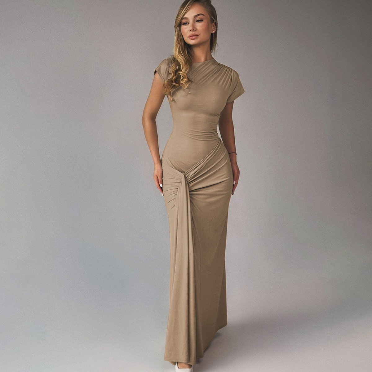 Elegant Bodycon Maxi Dress – Chic Short Sleeve Style