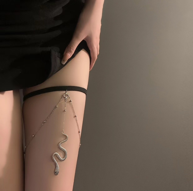Bold Snake-Shaped Thigh Chain, Sexy Body Jewelry for Ladies