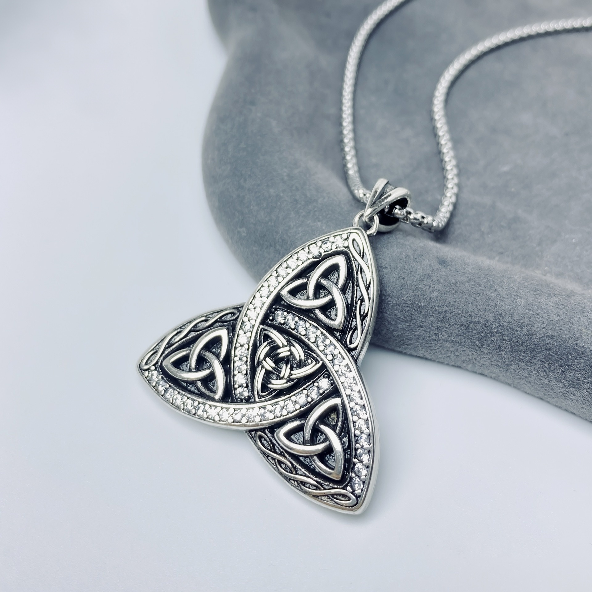 S925 Sterling Silver Triple Celtic Triquetra Triangle Pendant Necklace