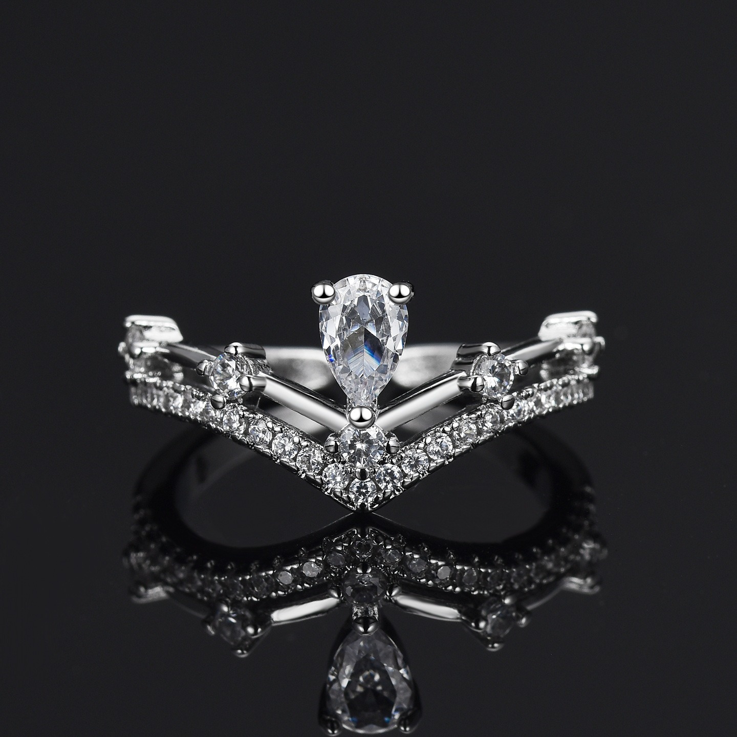 「Luminous Crown」S925 Sterling Silver Pear Cut V-Shape Ring