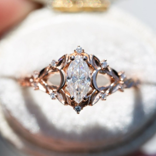 Gilded Marquise 18K Rose Gold Marquise Cut Diamond Vintage Openwork Ring