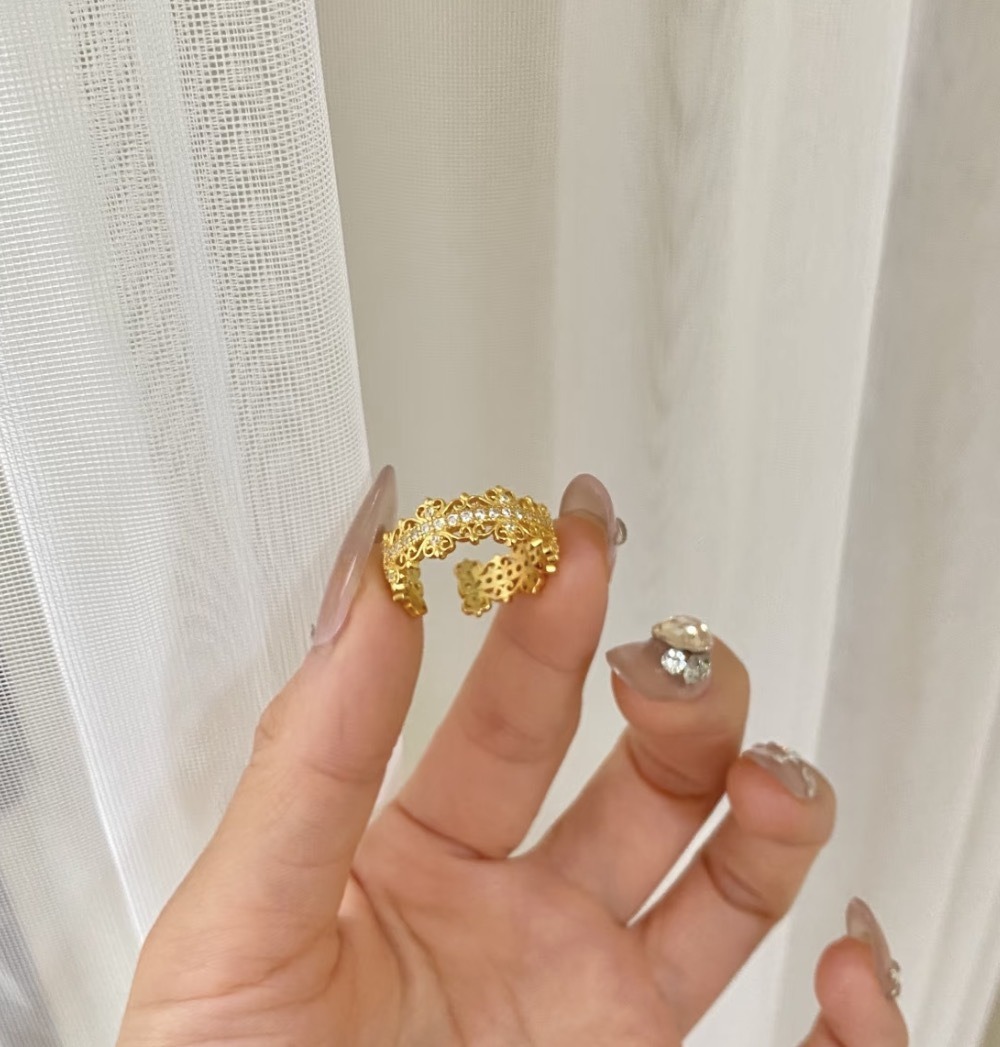 Golden Filigree Blossom 18K Gold Vintage Openwork Filigree Pavé Diamond Wide Band Ring