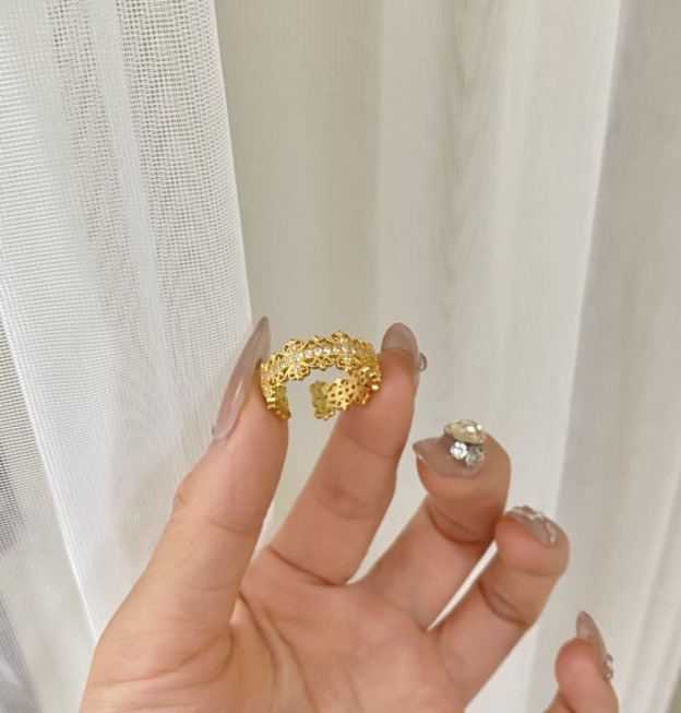 Golden Filigree Blossom 18K Gold Vintage Openwork Filigree Pavé Diamond Wide Band Ring