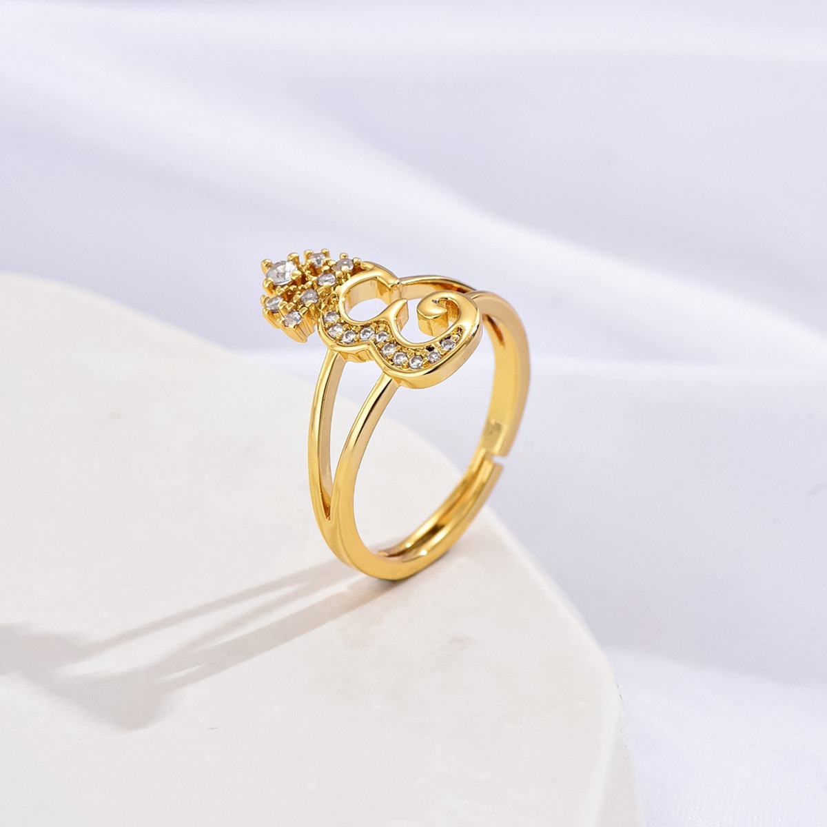 26 Letters Optional Crown Diamond-Encrusted Ring - Women's Light Luxury Personalized Letter Accessory